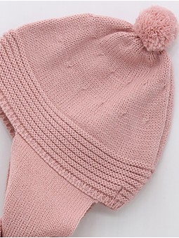 Unisex bonnet and scarf