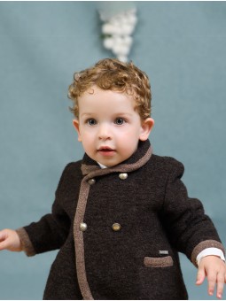 Abrigo tipo austríaca con vivos