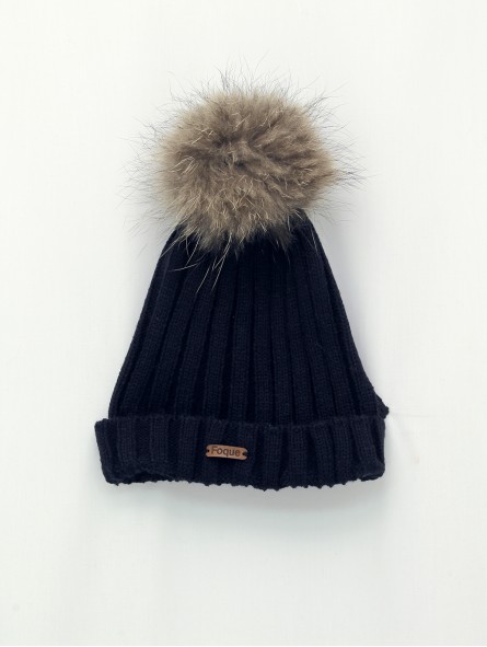 Pompom knitted bonnet