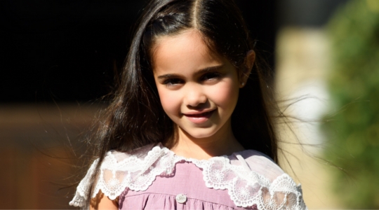  Menina